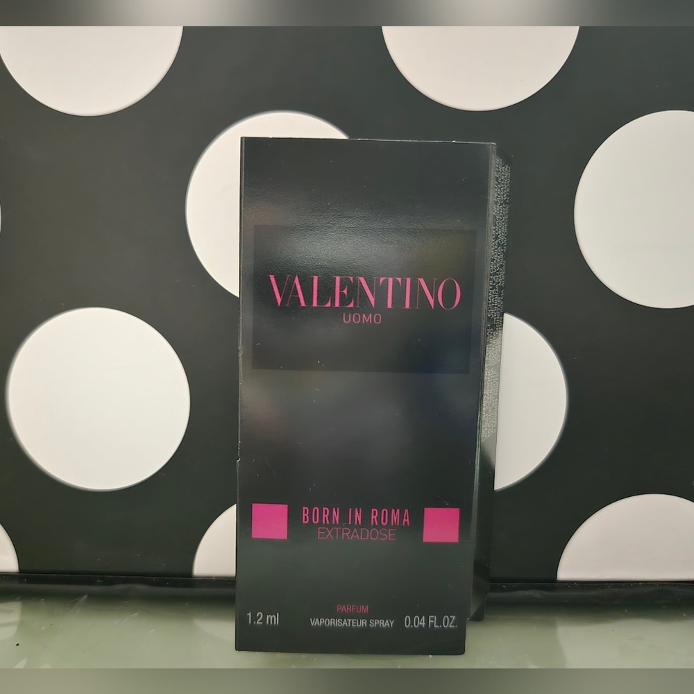 5/$25✨️V Uomo Born in Roma Extradose SAMPLE✨️